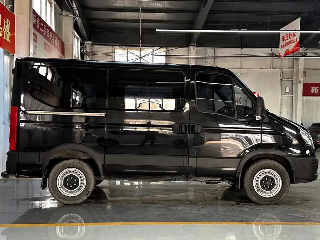 IVECO Ousheng 2023 из CN, фото 9