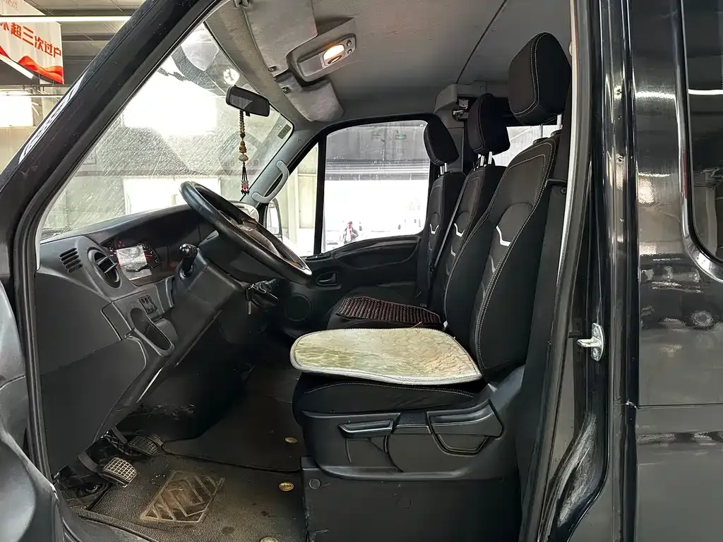 IVECO Ousheng 2023 из CN, фото 6