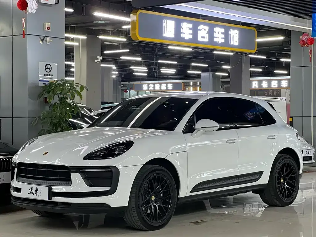 Porsche Macan — фото 1