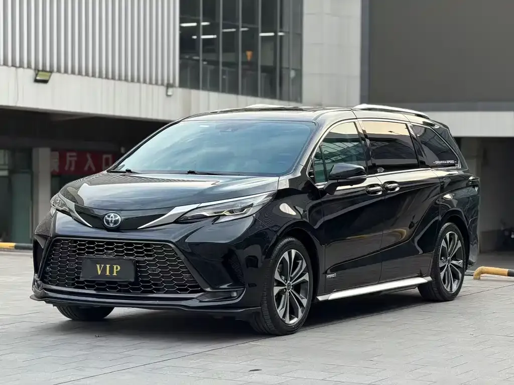 Toyota Granvia 2023 из CN, фото 1