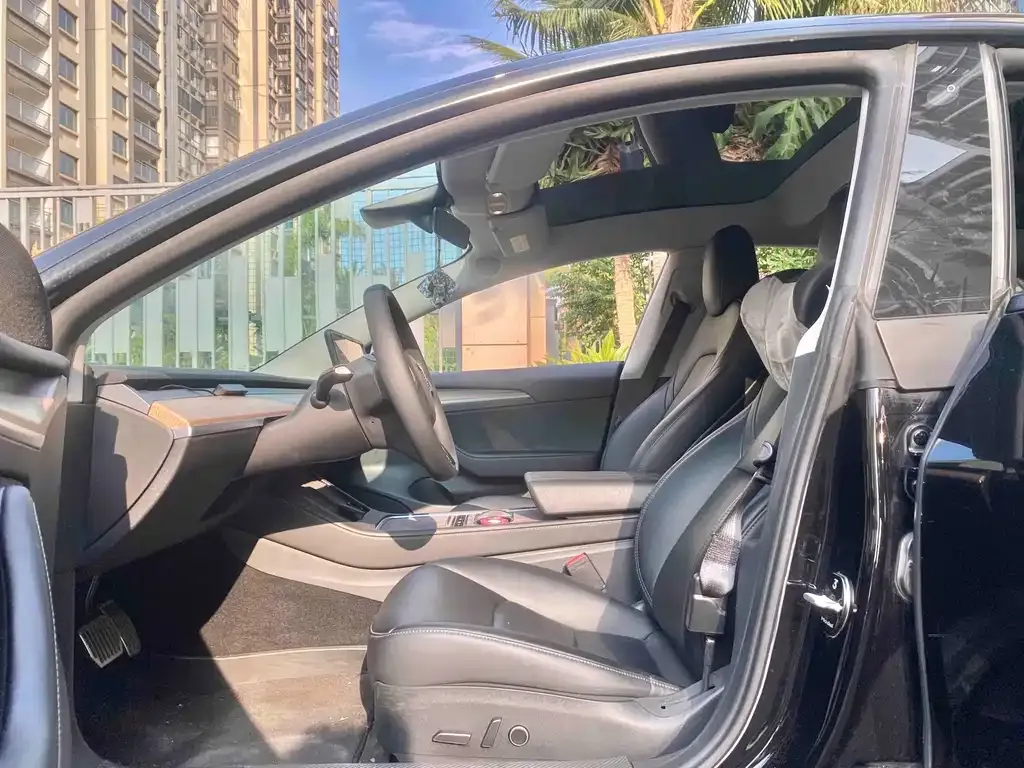 Tesla Model 3 — фото 3