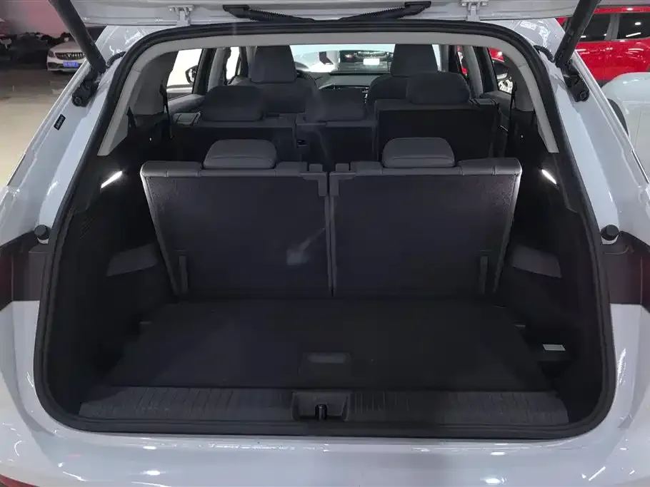Audi Q5 e-tron 2023 из CN, фото 2