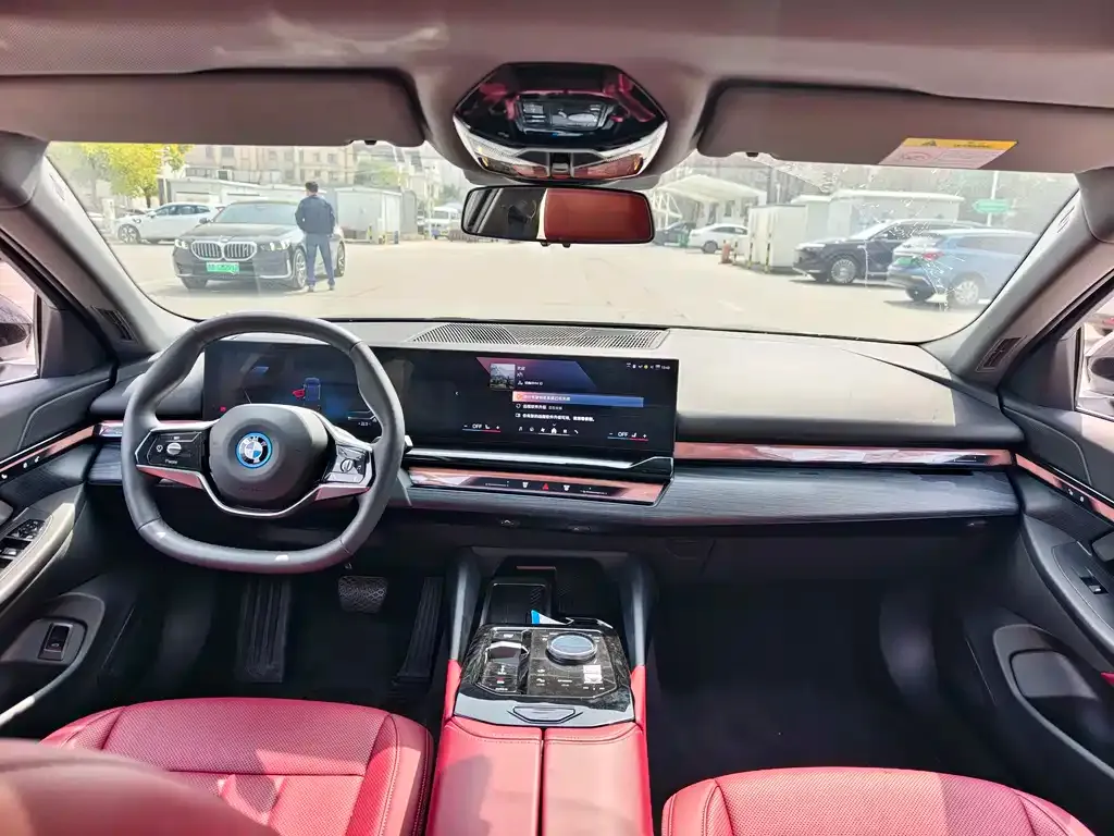 BMW i5 2025 из CN, фото 3