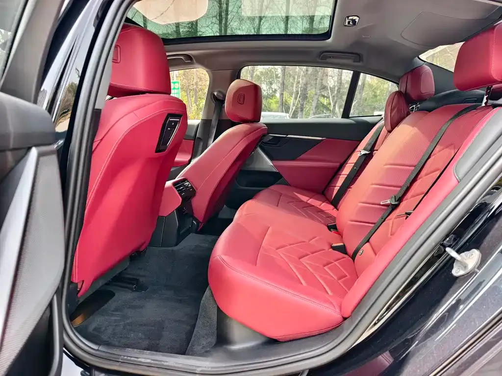 BMW i5 2025 из CN, фото 7