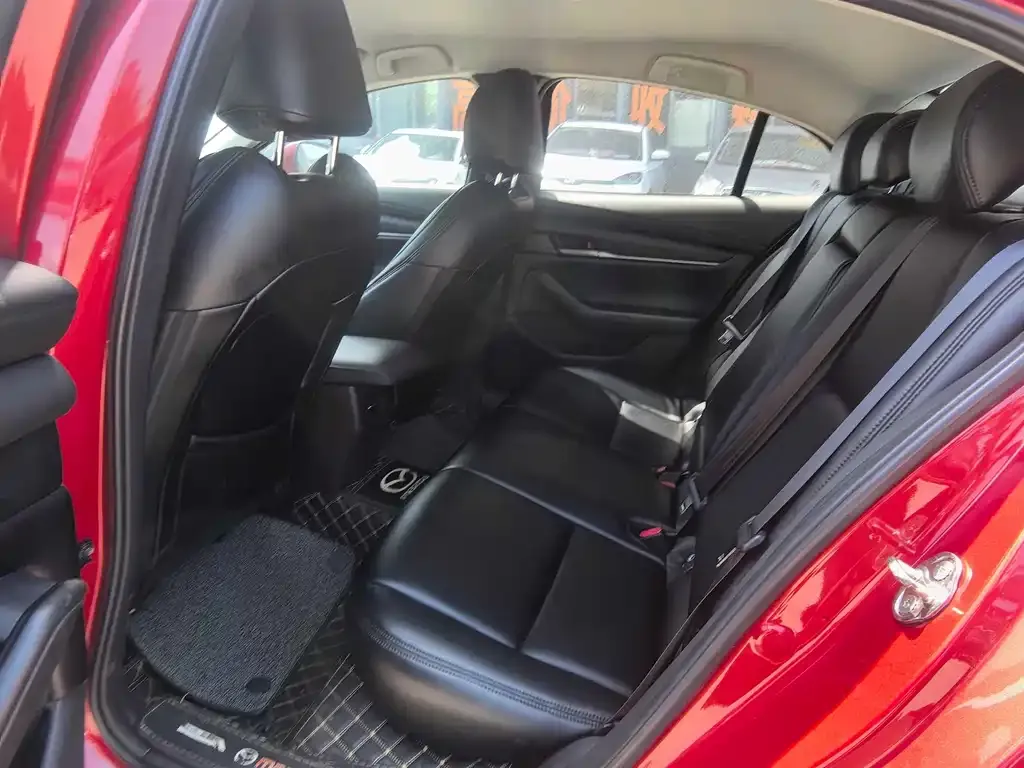 Mazda 3 Axela 2022 из CN, фото 2