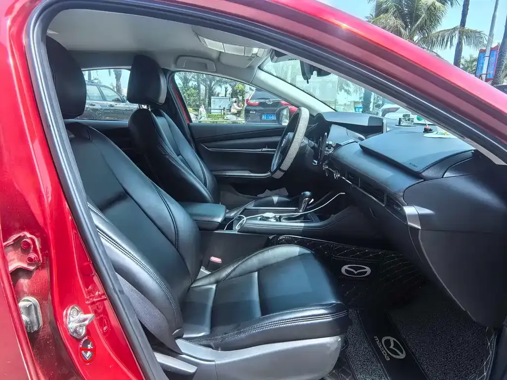 Mazda 3 Axela 2022 из CN, фото 4