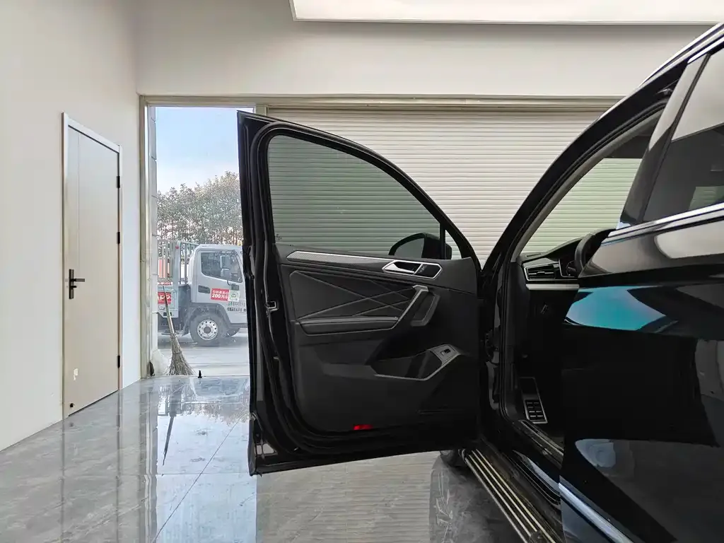 Volkswagen Tiguan L 2024 из CN, фото 5