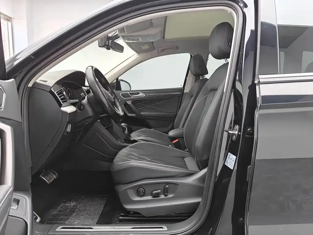 Volkswagen Tiguan L 2024 из CN, фото 8