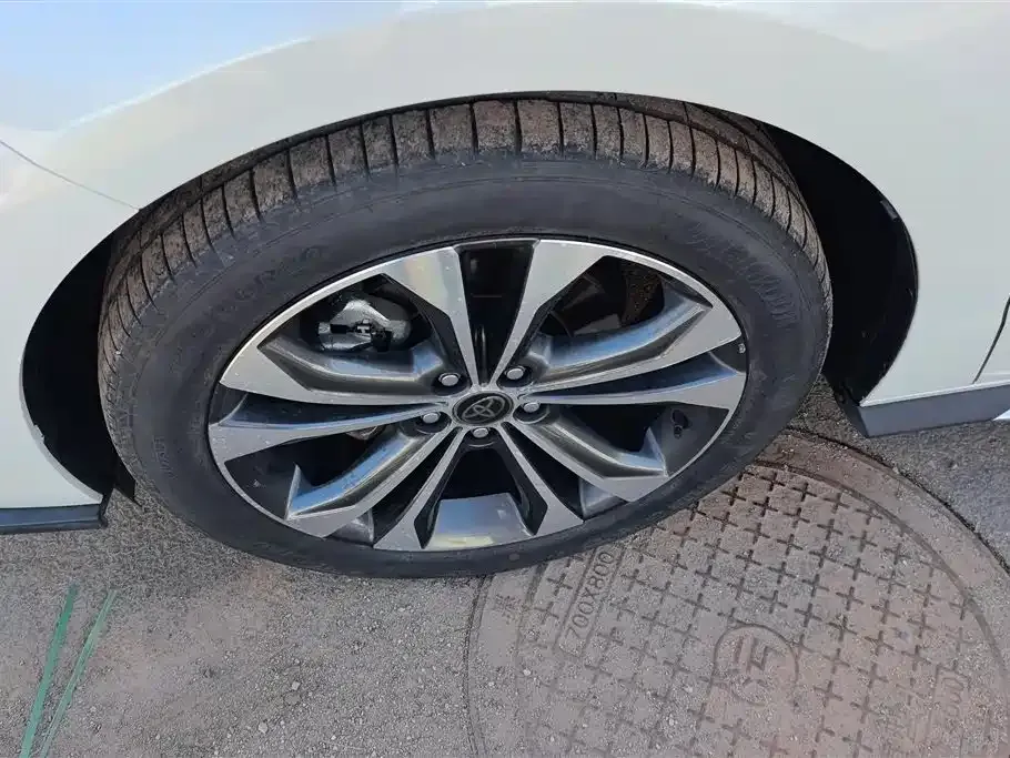 Toyota Granvia 2023 из CN, фото 4