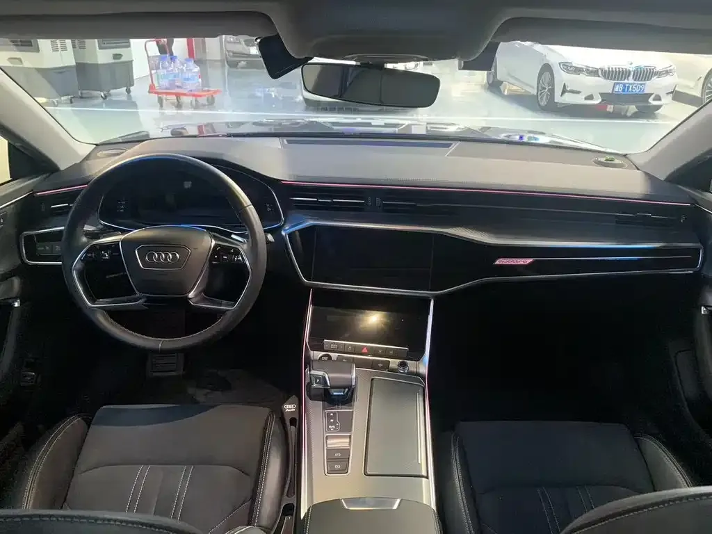 Audi A7L 2022 из CN, фото 10