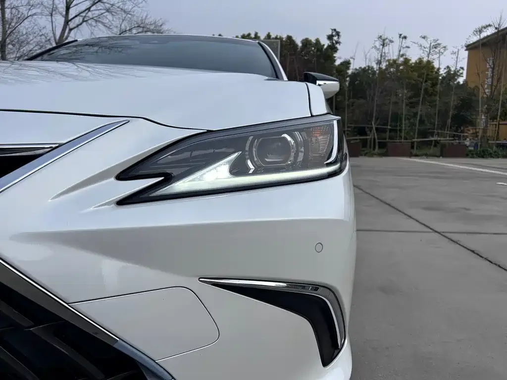 Lexus ES 2022 из CN, фото 8