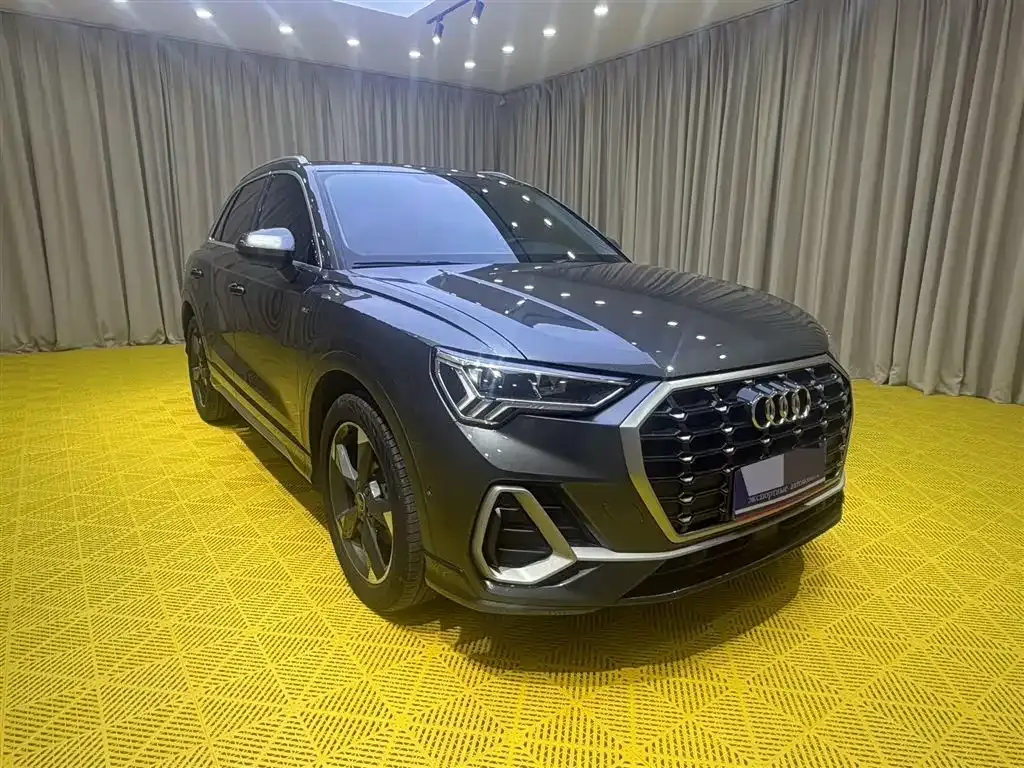 Audi Q3 — фото 10