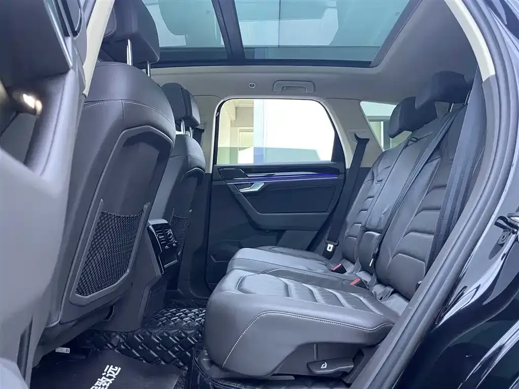 Volkswagen Touareg 2022 из CN, фото 6