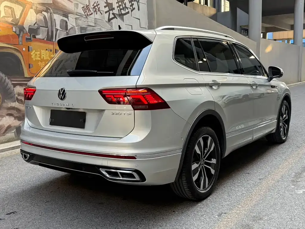 Volkswagen Tiguan L — фото 5