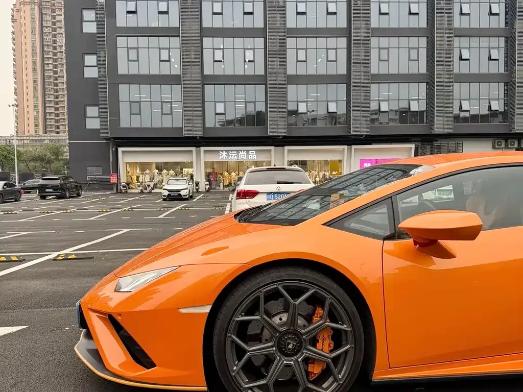 Lamborghini Huracan — фото 4