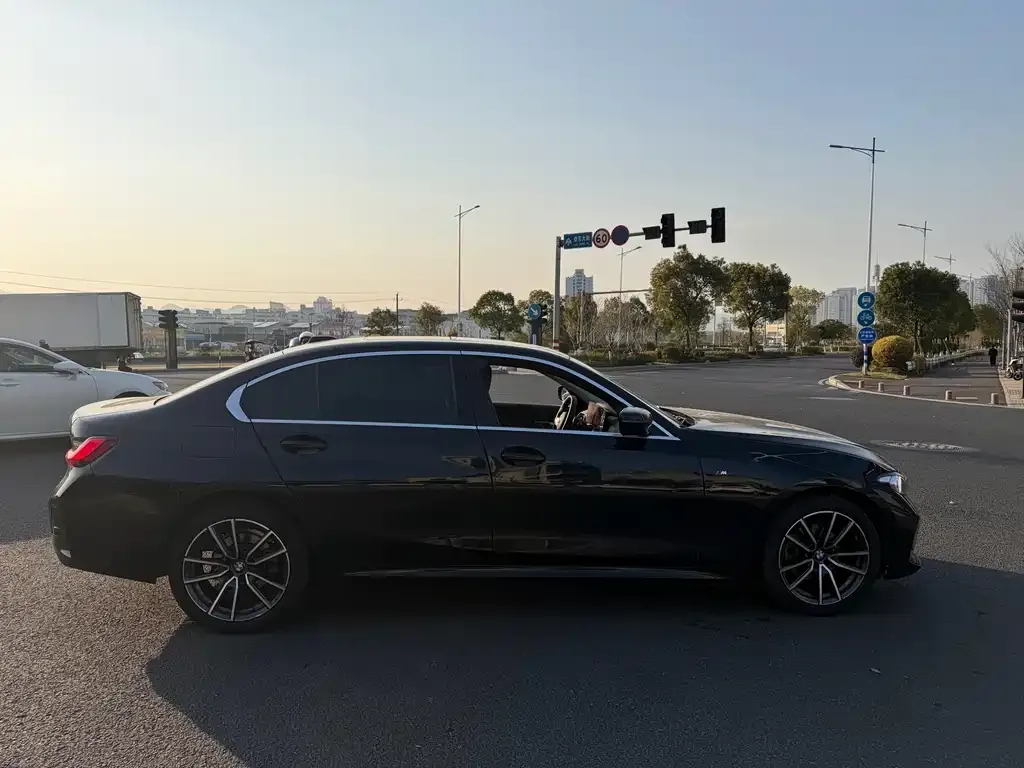 BMW 3 Series 2025 из CN, фото 3