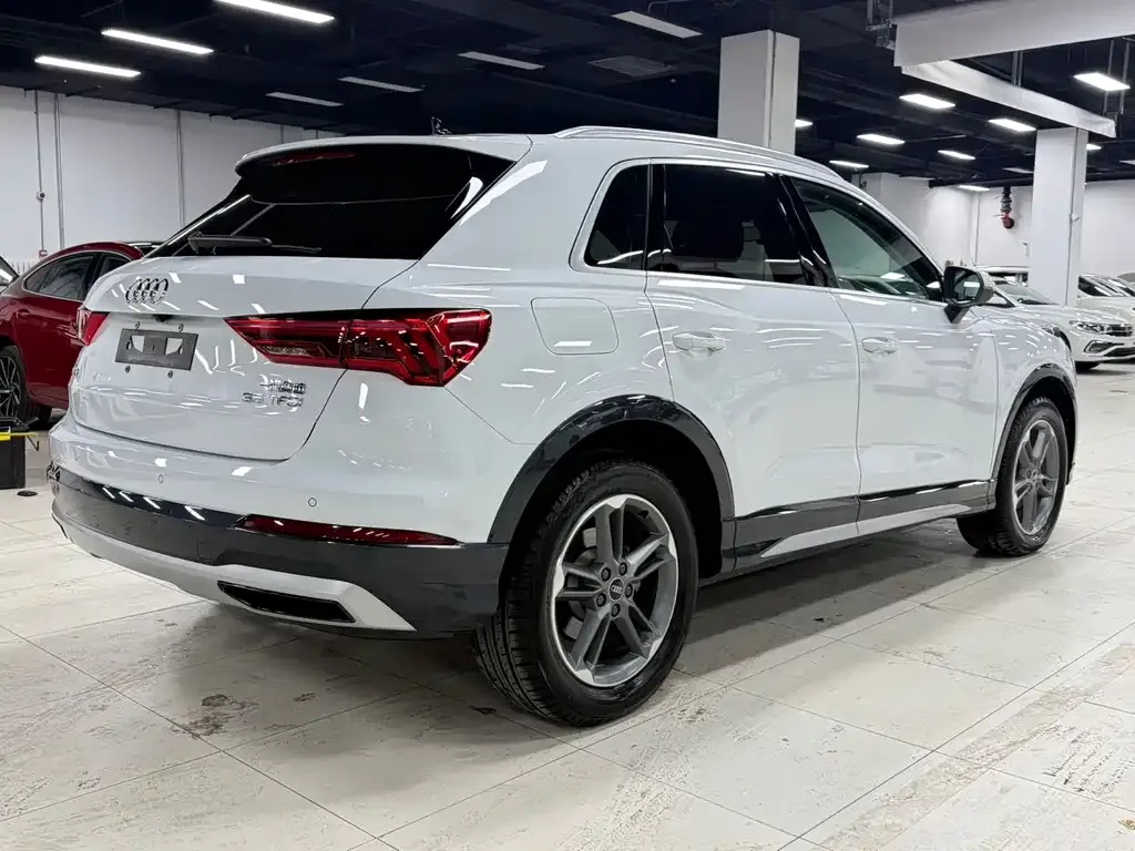 Audi Q3 — фото 10