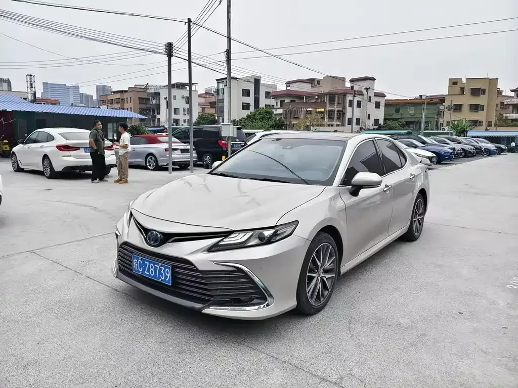 Toyota Camry — фото 8