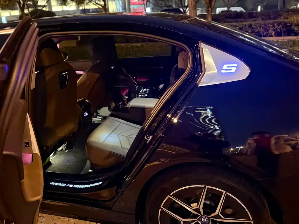 BMW i5 2024 из CN, фото 6