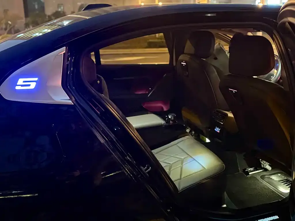 BMW i5 2024 из CN, фото 7