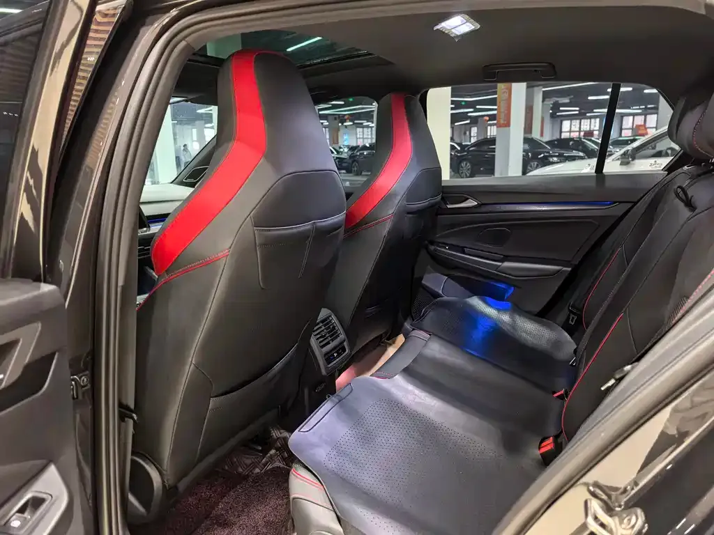 Volkswagen Golf GTI 2022 из CN, фото 9
