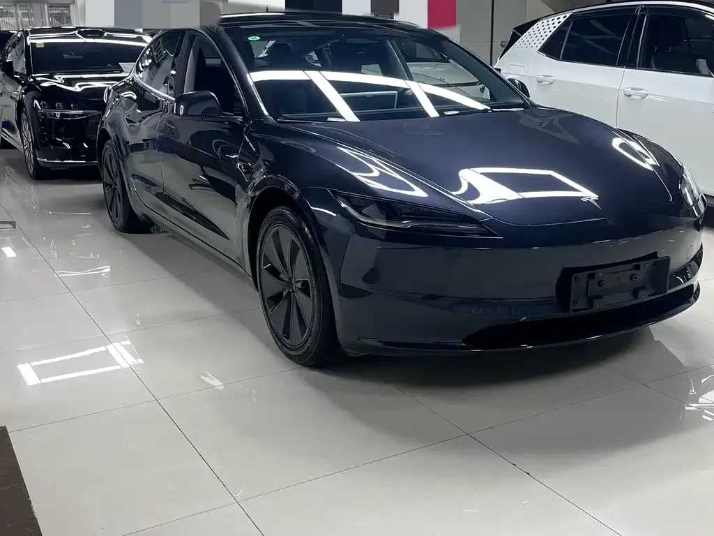 Tesla Model 3 — фото 5