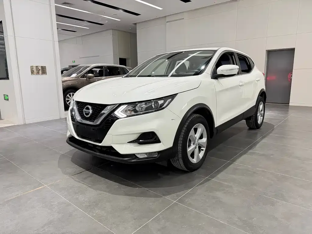 Nissan Qashqai — фото 1