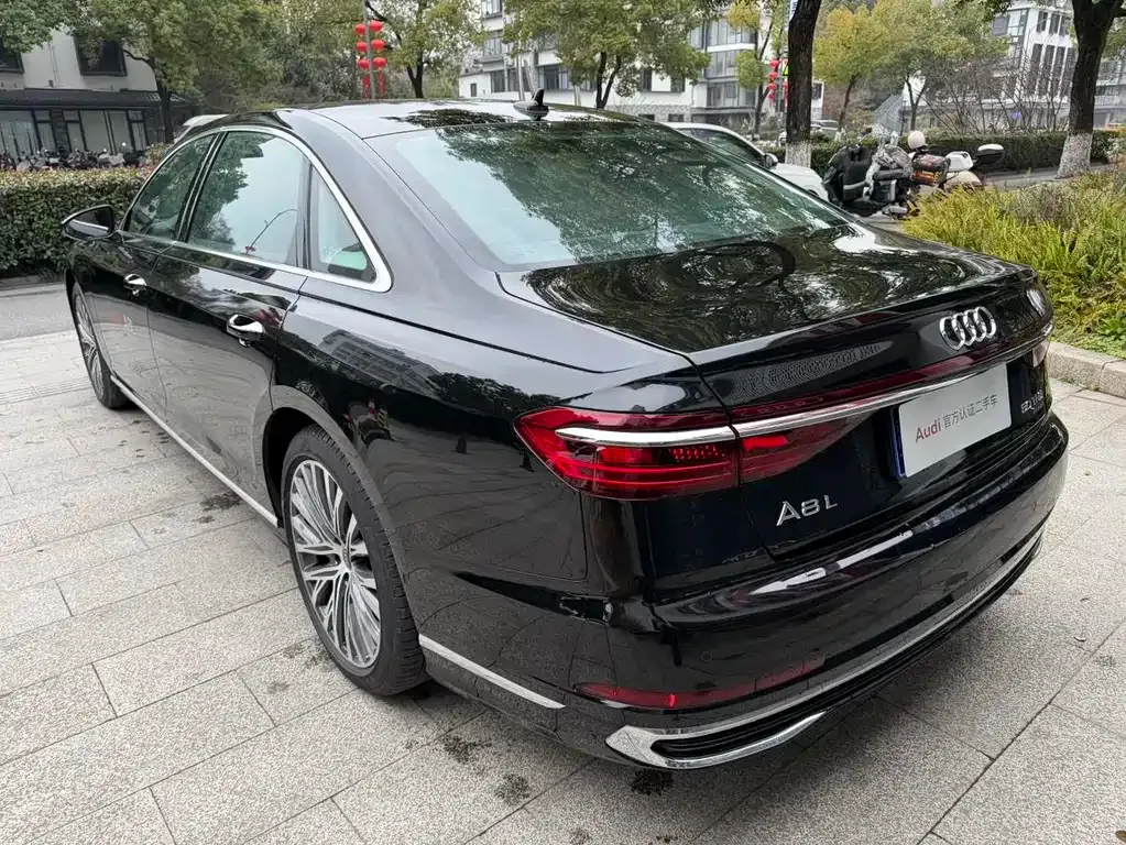 Audi A8 2024 из CN, фото 4
