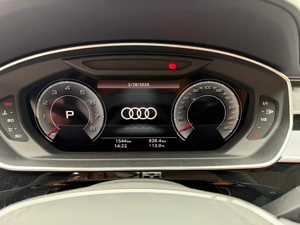 Audi A8 2024 из CN, фото 6