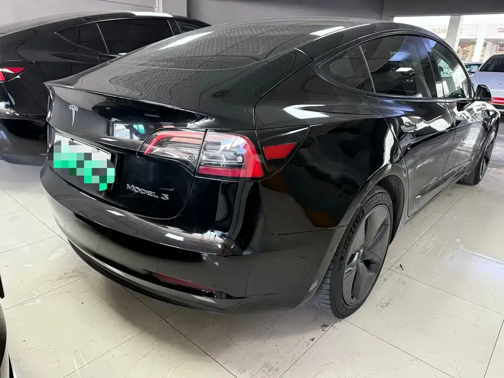 Tesla Model 3 — фото 5