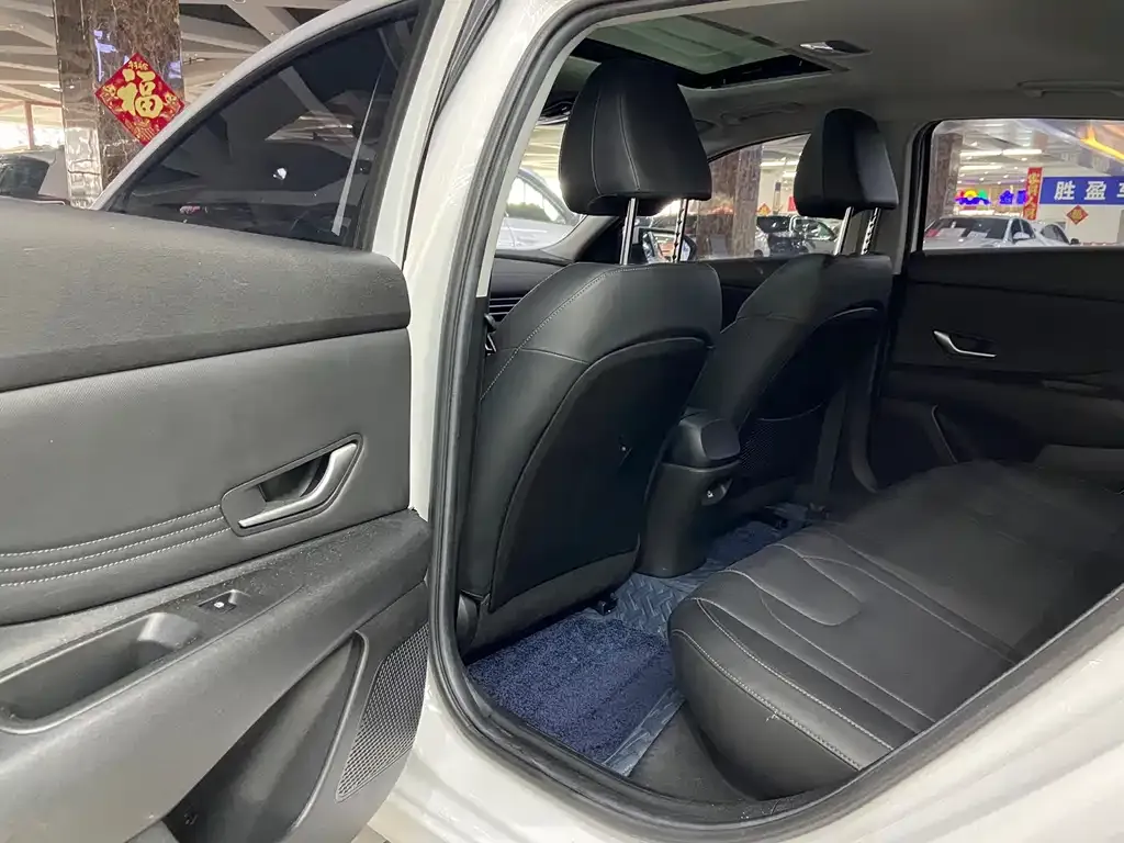Hyundai Elantra 2021 из CN, фото 5
