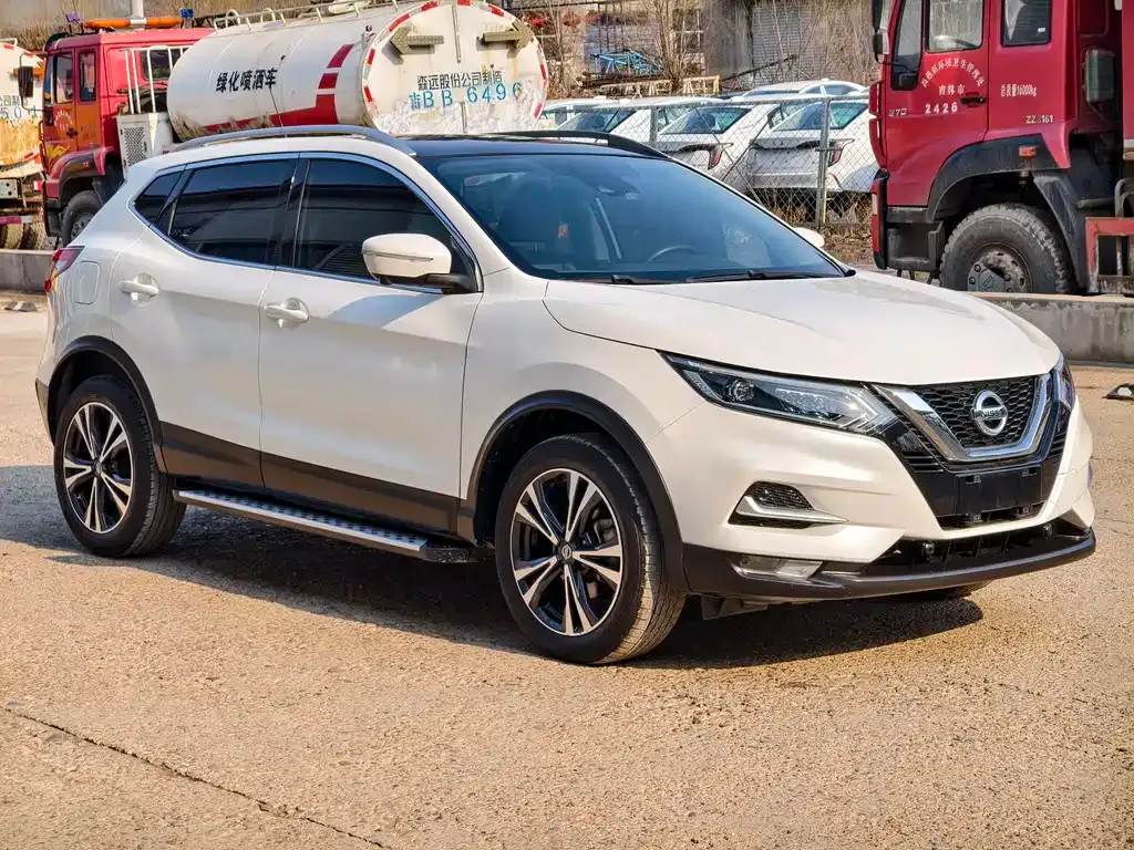 Nissan Qashqai — фото 10