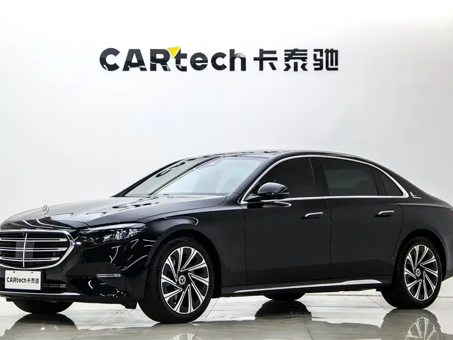 Mercedes-Benz E-Class — фото 1