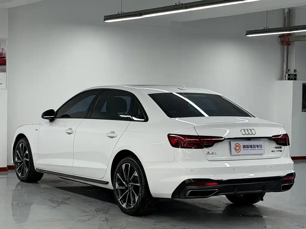 Audi A4L — фото 6