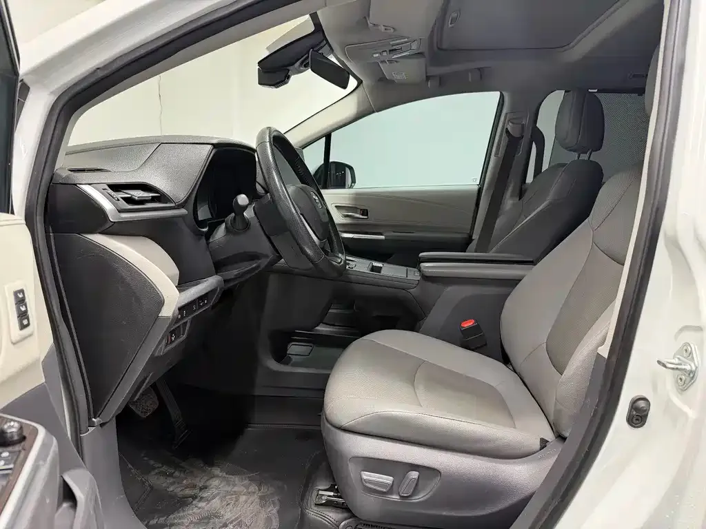 Toyota Granvia 2024 из CN, фото 8