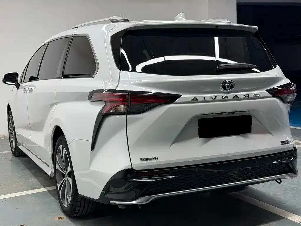 Toyota Granvia 2024 из CN, фото 6