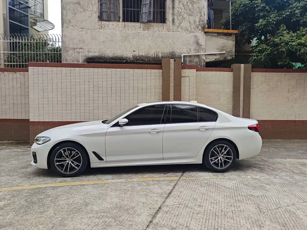 BMW 5 Series (Import) — фото 3