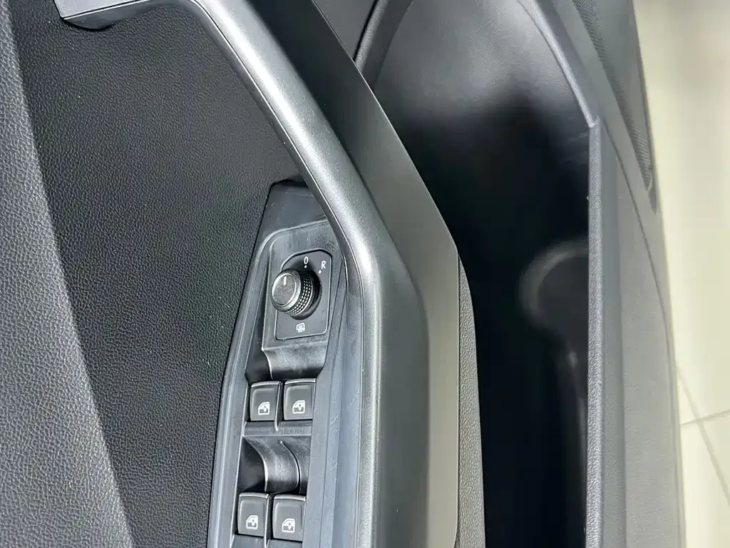 Volkswagen T-Roc 2021 из CN, фото 6