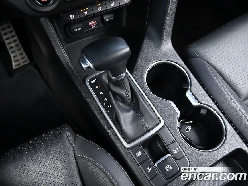 Kia Sportage — фото 8
