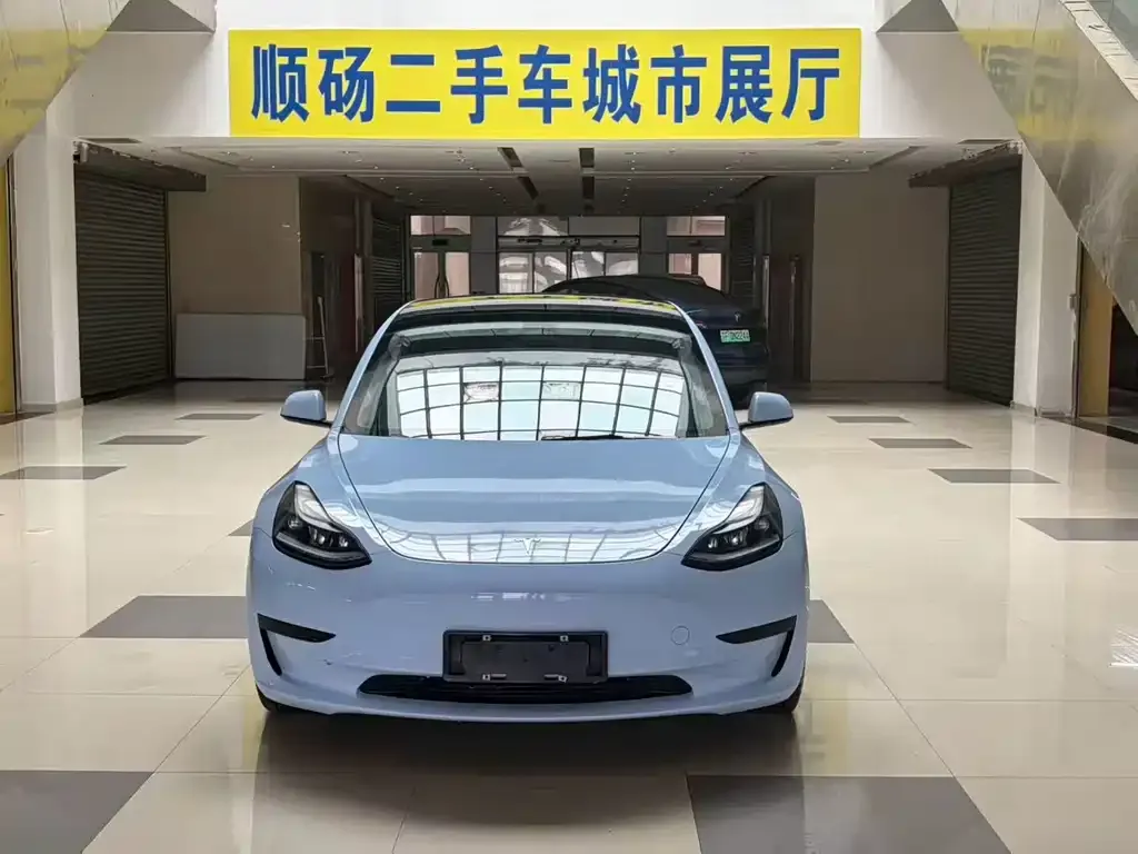 Tesla Model 3 — фото 2