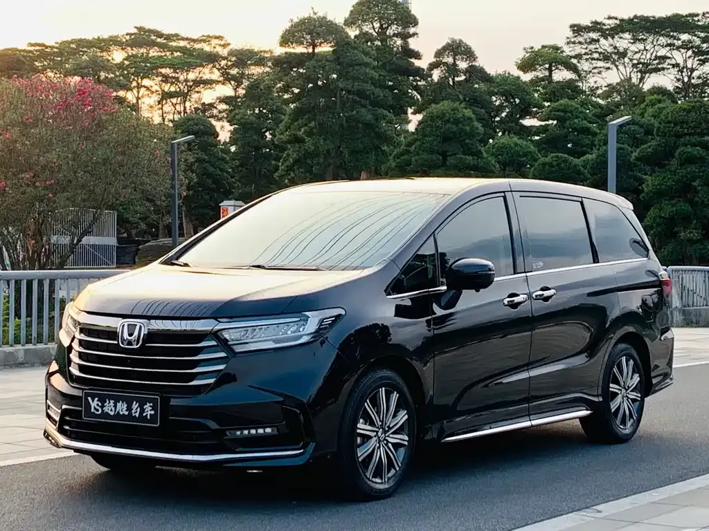 Honda Odyssey — фото 1