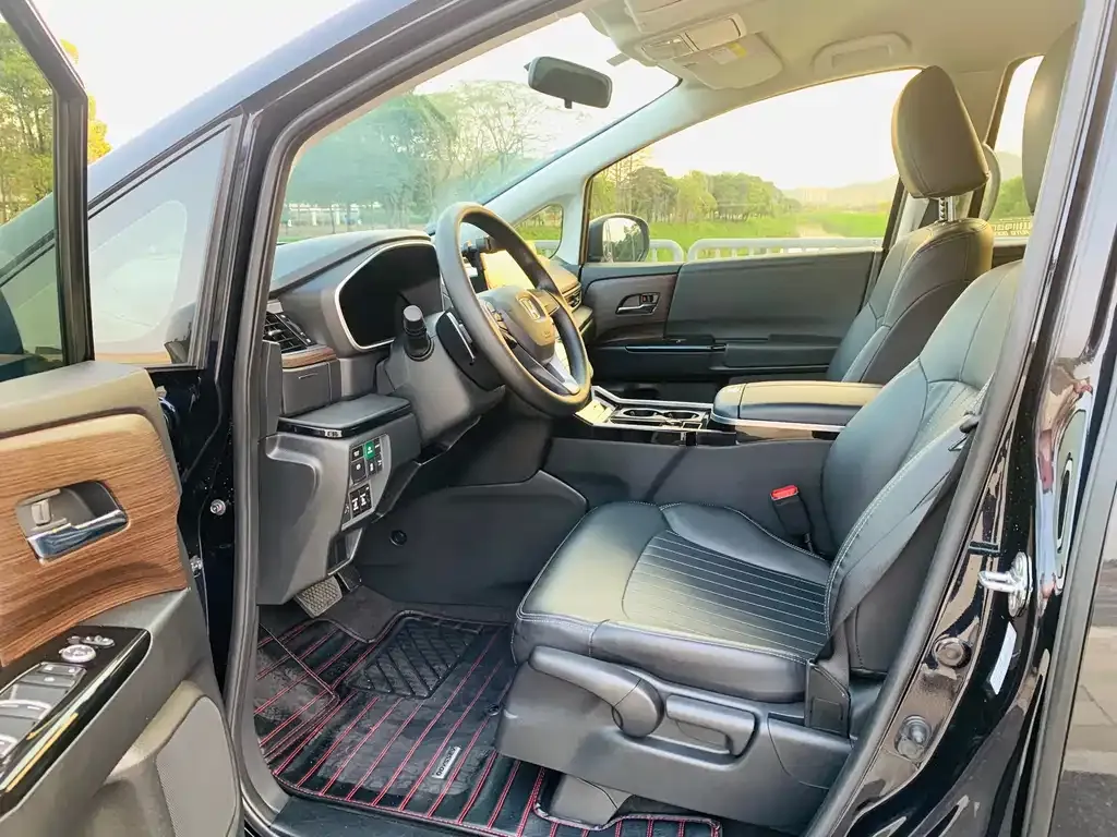 Honda Odyssey — фото 10