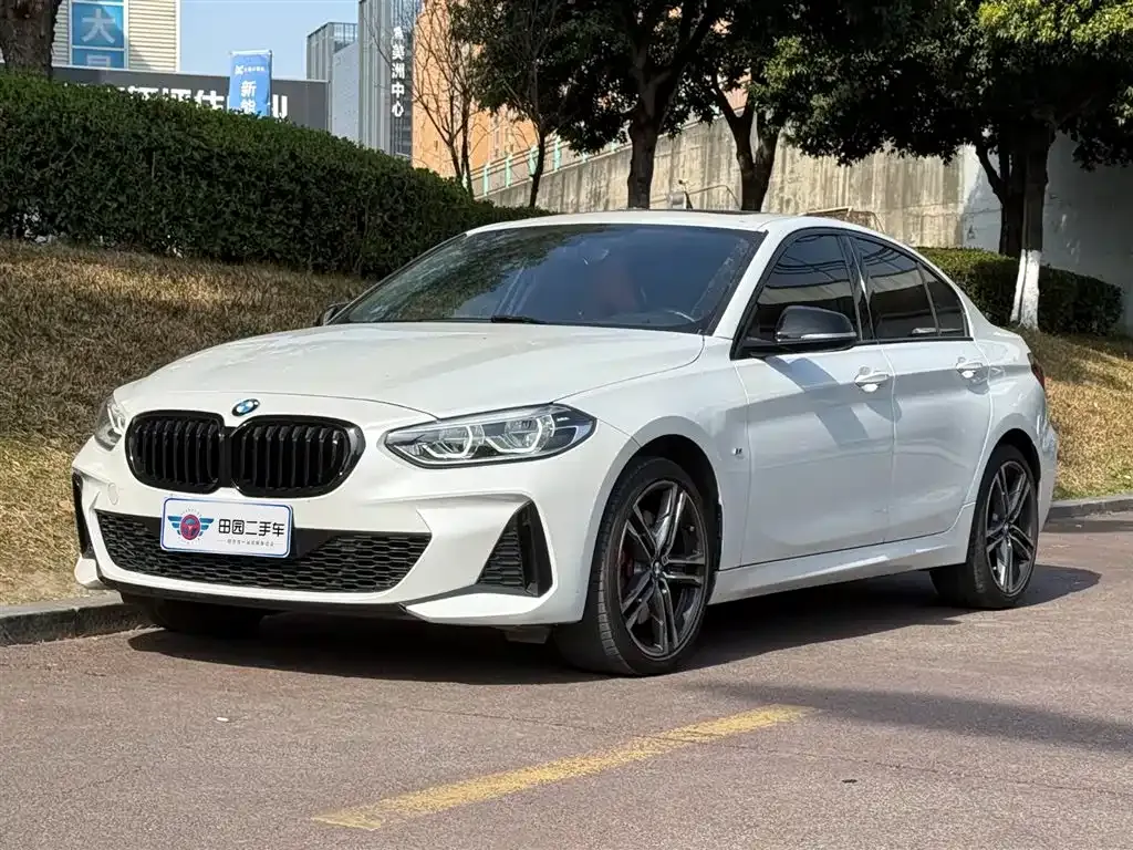BMW 1 Series — фото 1