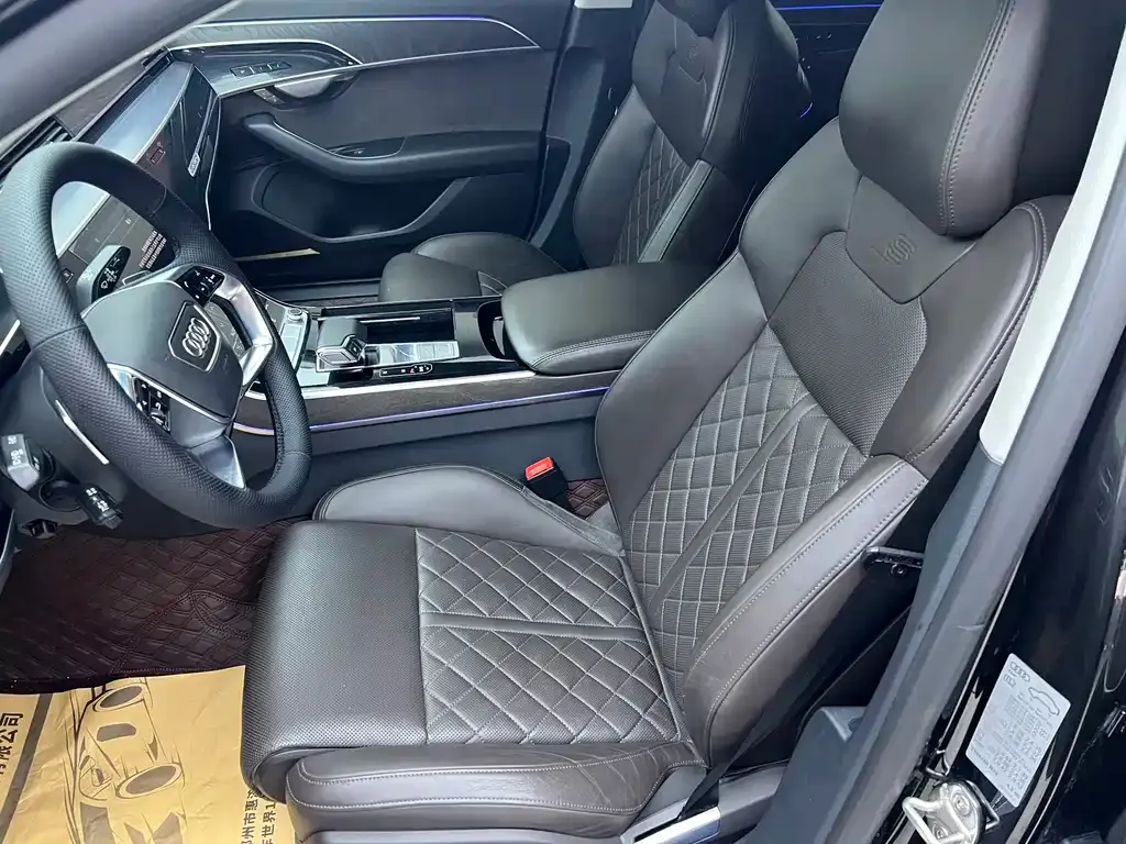 Audi A8 — фото 9