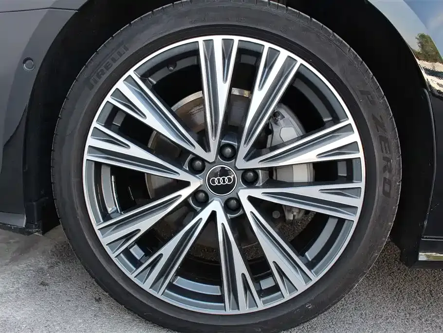 Audi A6L — фото 9