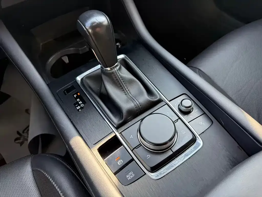 Mazda 3 Axela 2023 из CN, фото 9