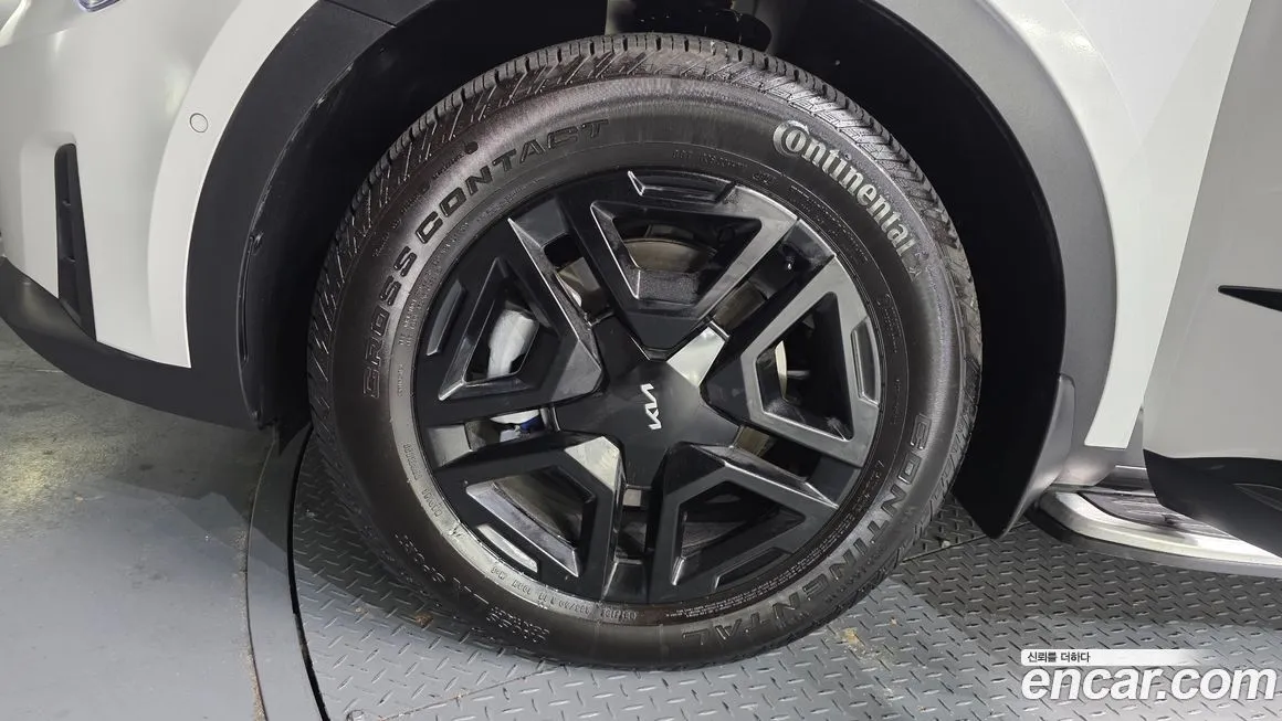 Kia Sorento — фото 9