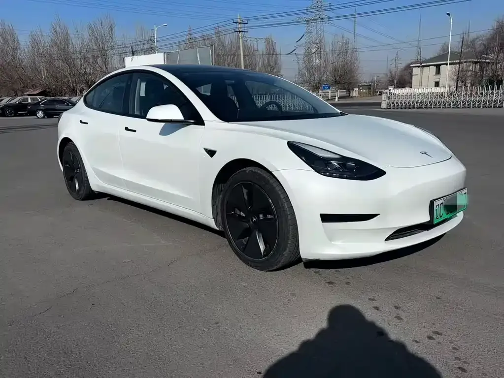 Tesla Model 3 — фото 6