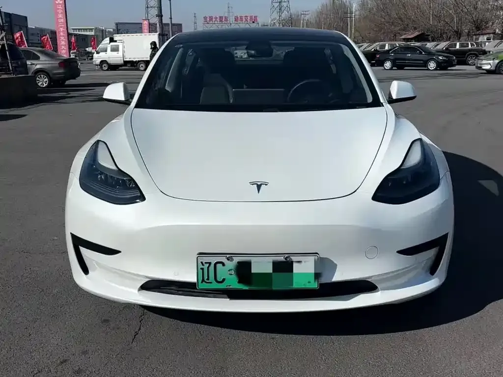 Tesla Model 3 — фото 10