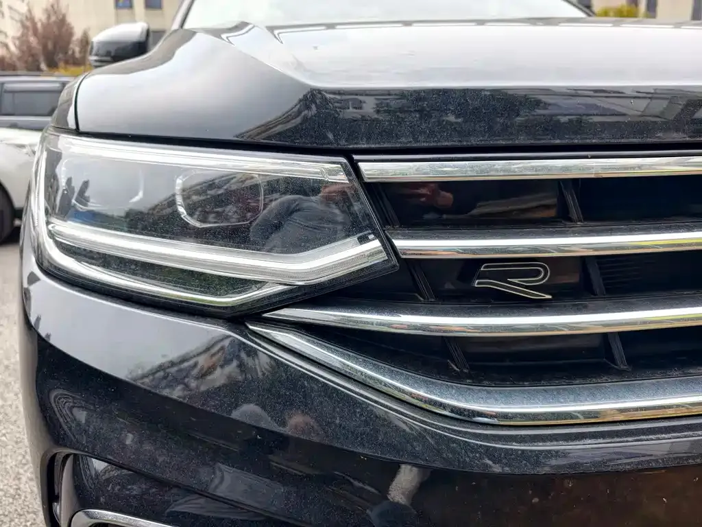 Volkswagen Tiguan L — фото 3